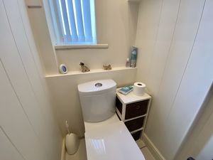 Guest WC- click for photo gallery